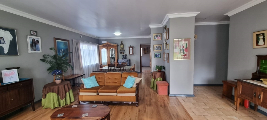 3 Bedroom Property for Sale in Langenhovenpark Free State